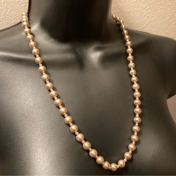 Vintage Pearl Necklace Classic Formal Cocktail Jewelry - Picture 8 of 12